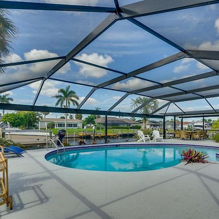 Beachy Cape Coral Home - Swim, Fish, Boat! Exterior photo