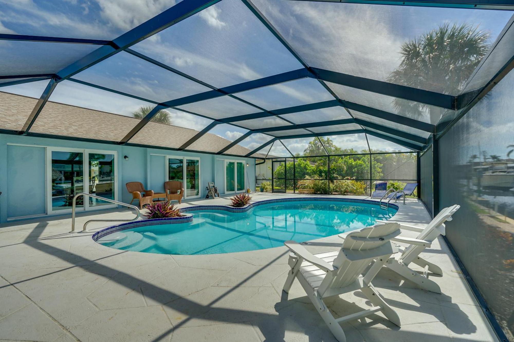 Beachy Cape Coral Home - Swim, Fish, Boat! Exterior photo